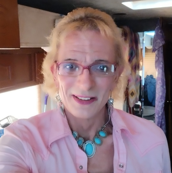 Meet your Posher, Brianna - Picture 1 of 1